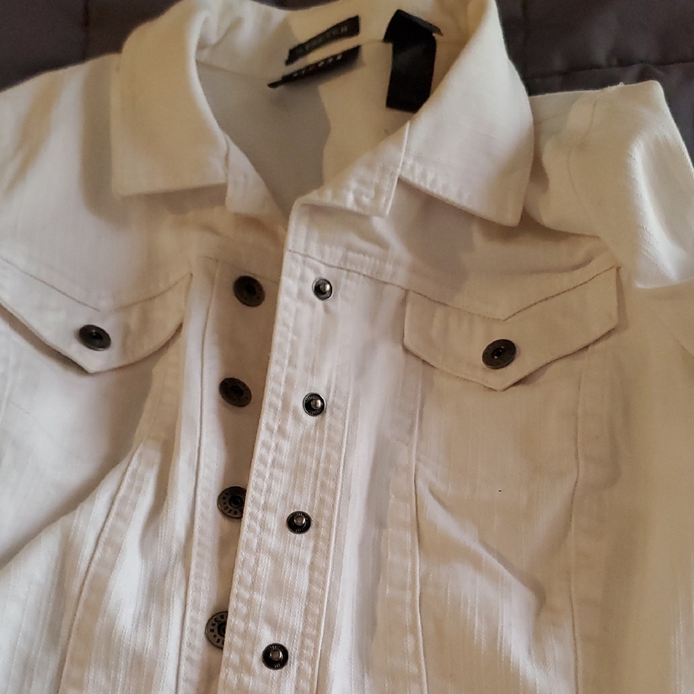 White Button-Up Jacket - Picture 3 of 9